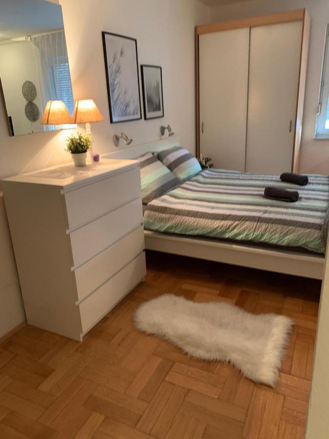 Sarmantni Apartman Malecka 2 ซาเกร็บ ภายนอก รูปภาพ