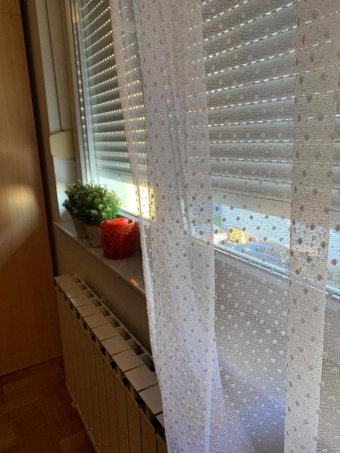 Sarmantni Apartman Malecka 2 ซาเกร็บ ภายนอก รูปภาพ