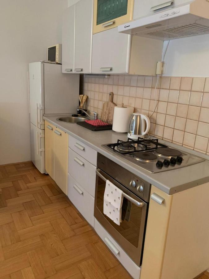 Sarmantni Apartman Malecka 2 ซาเกร็บ ภายนอก รูปภาพ